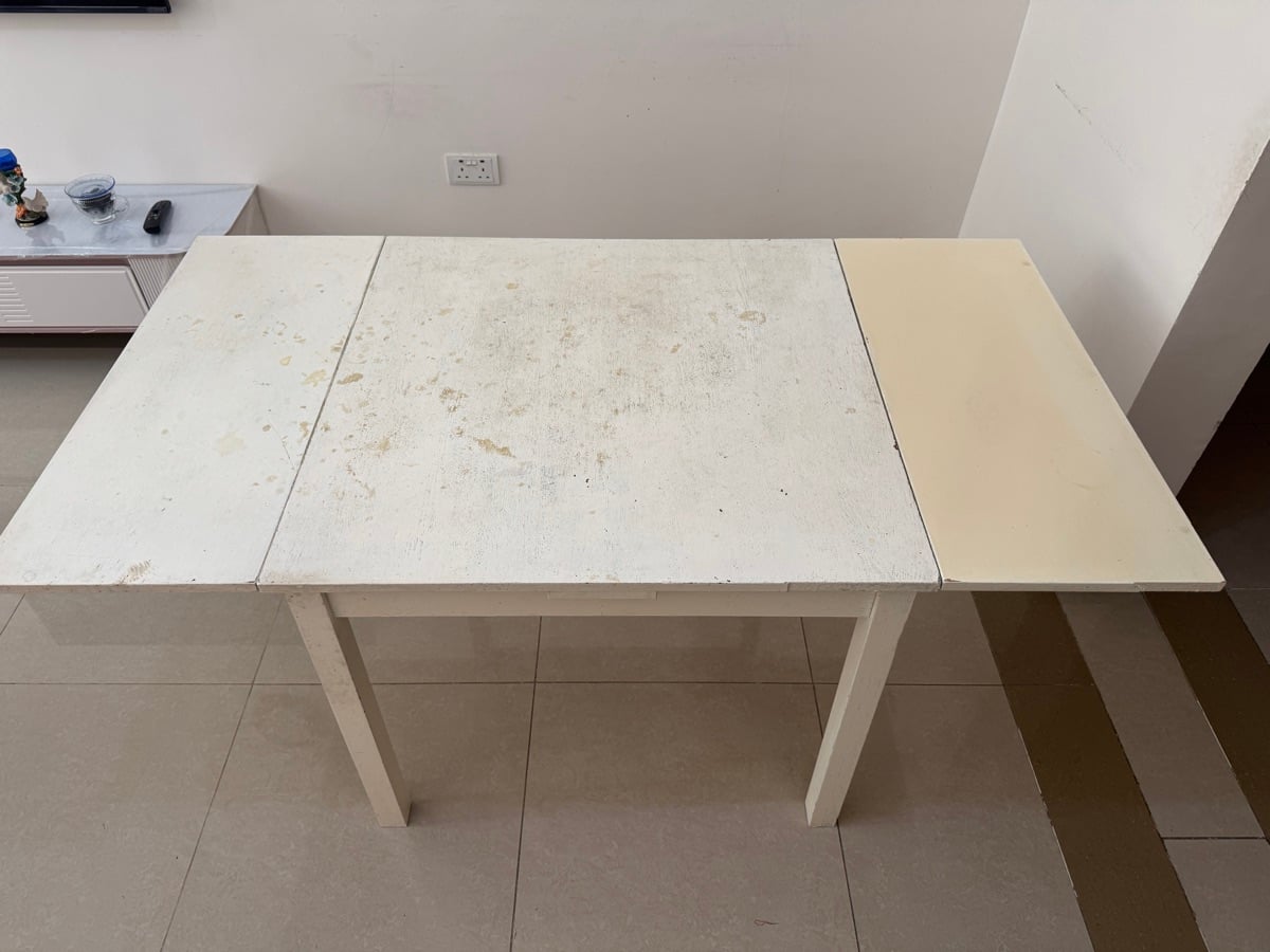 Dinning table + chair for sell, Wooden made Very good quality 200Qr for 4 chair, Location al khor - Image 6
