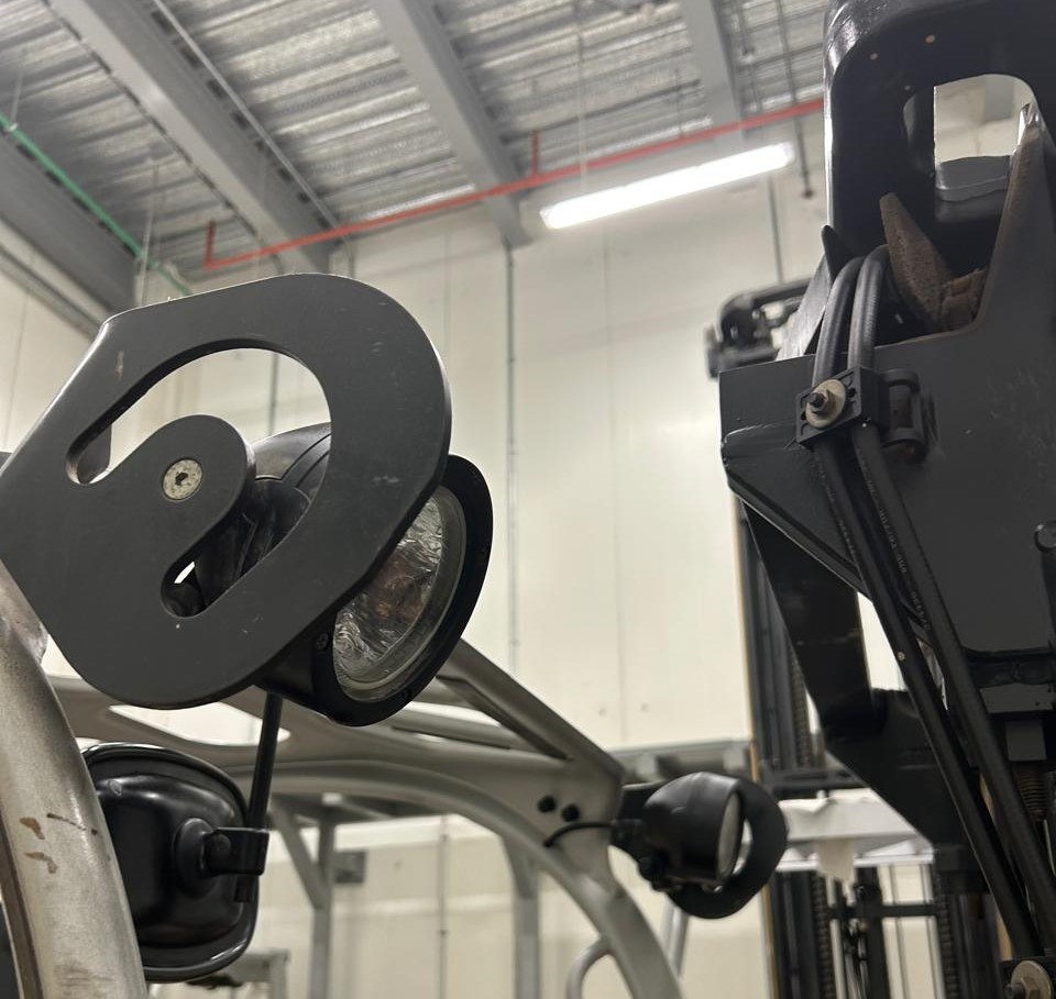 Refurbished Electrical forklift  (Leasing contract available ) - Image 2