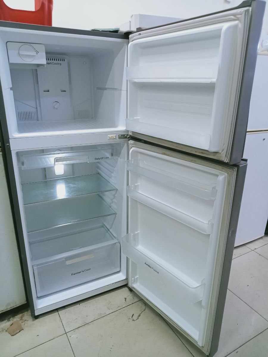 Daewoo refrigerator available for sale - Image 2