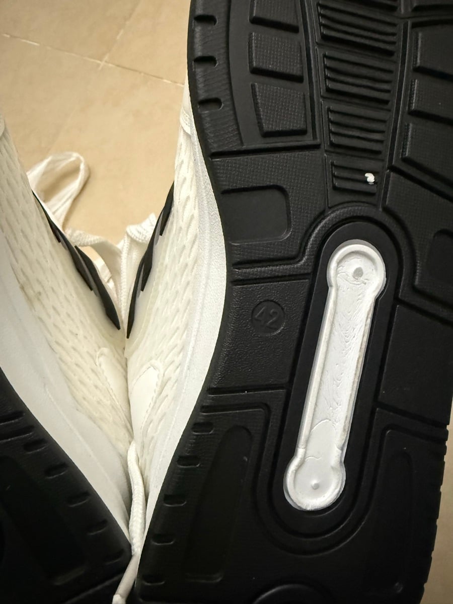 Adidas white 42 - Image 1