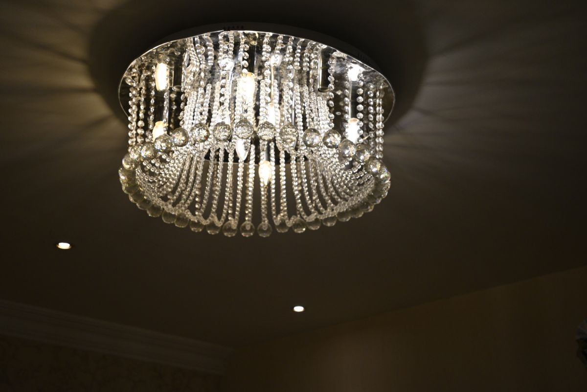 Beautiful ceiling  chandelier - Image 3