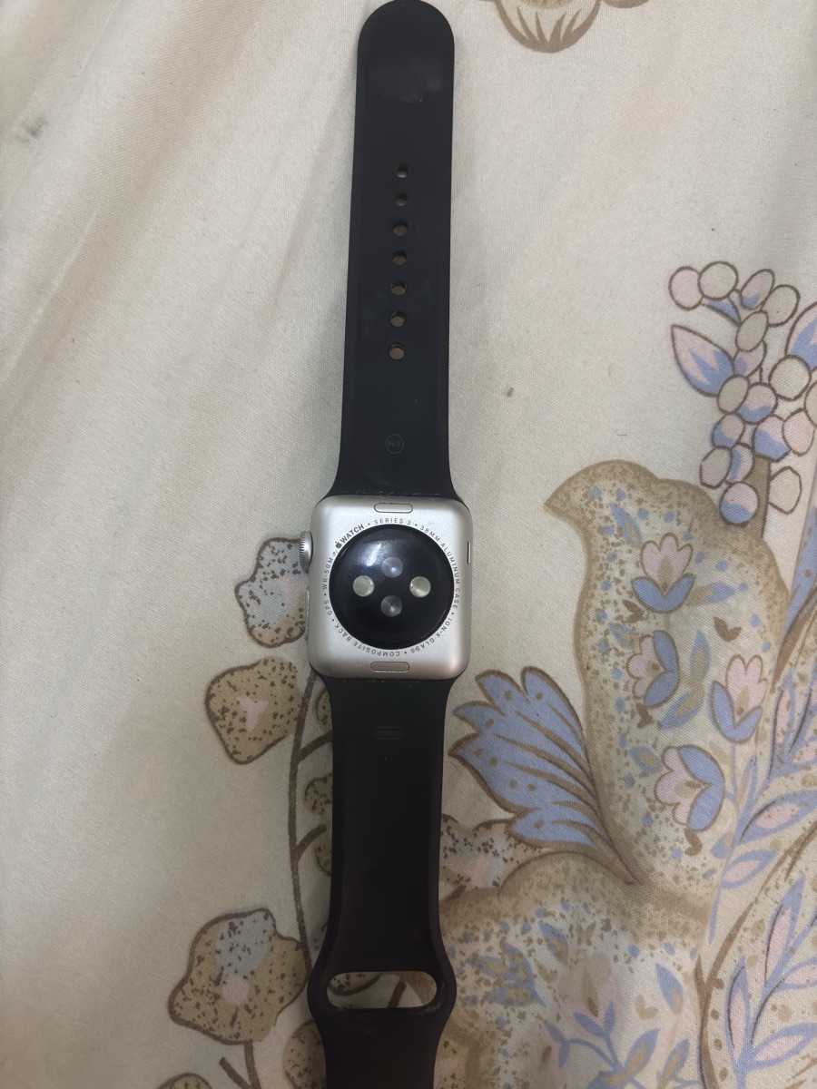 Apple Watch SE series 3 - Image 3