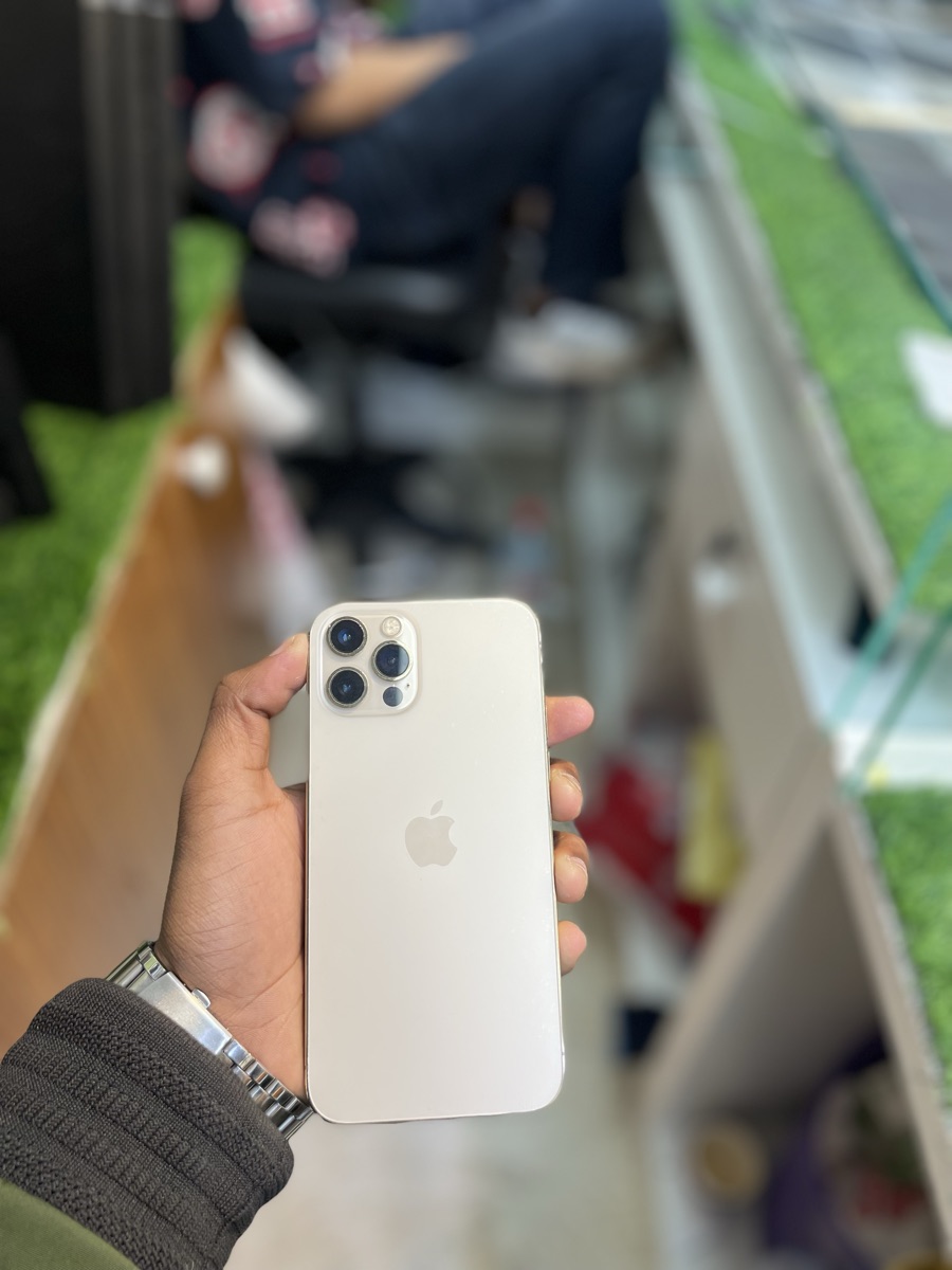 iPhone 12 Pro - Image 1