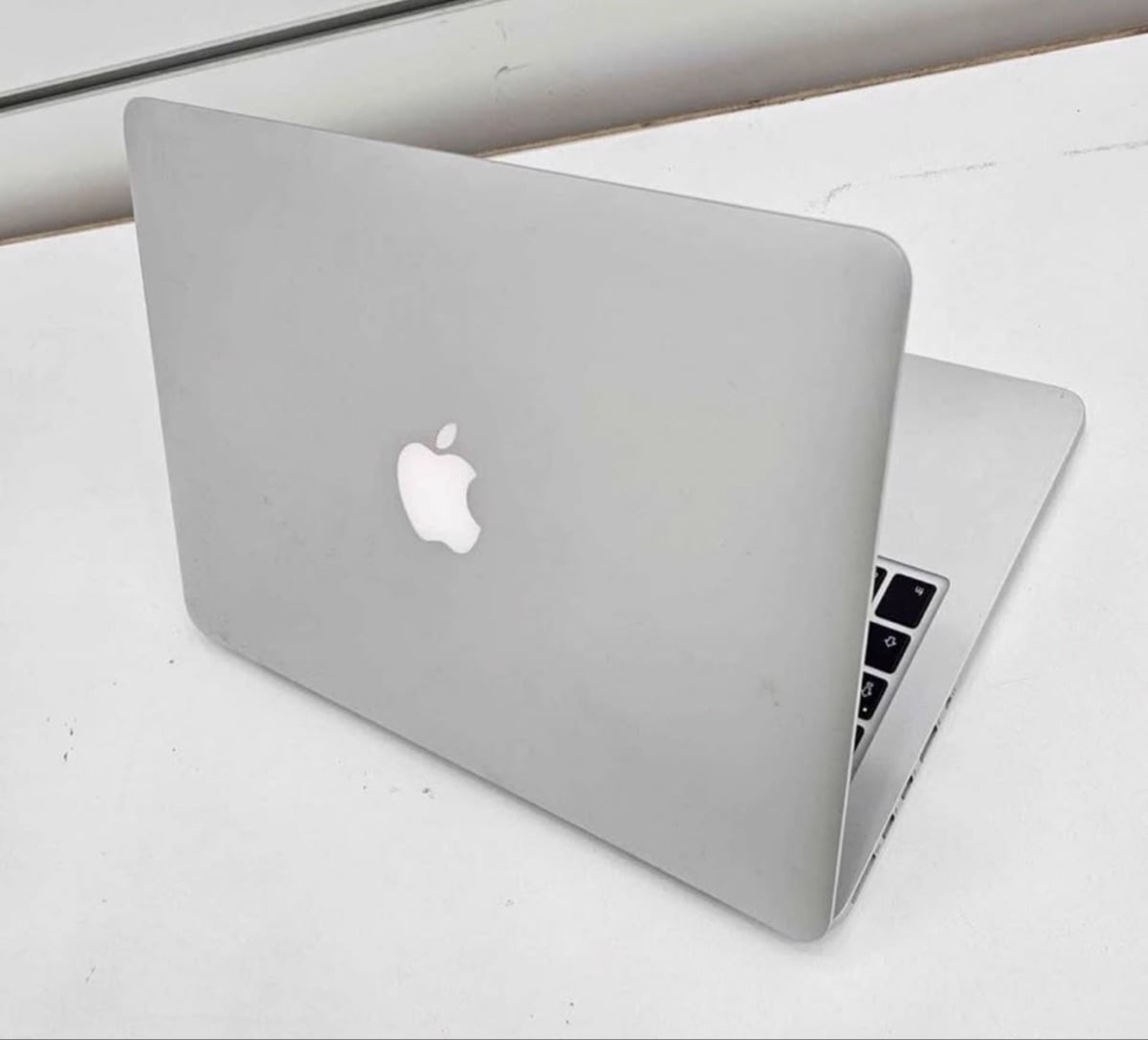 Apple MacBook Pro 2015 15” - Image 1