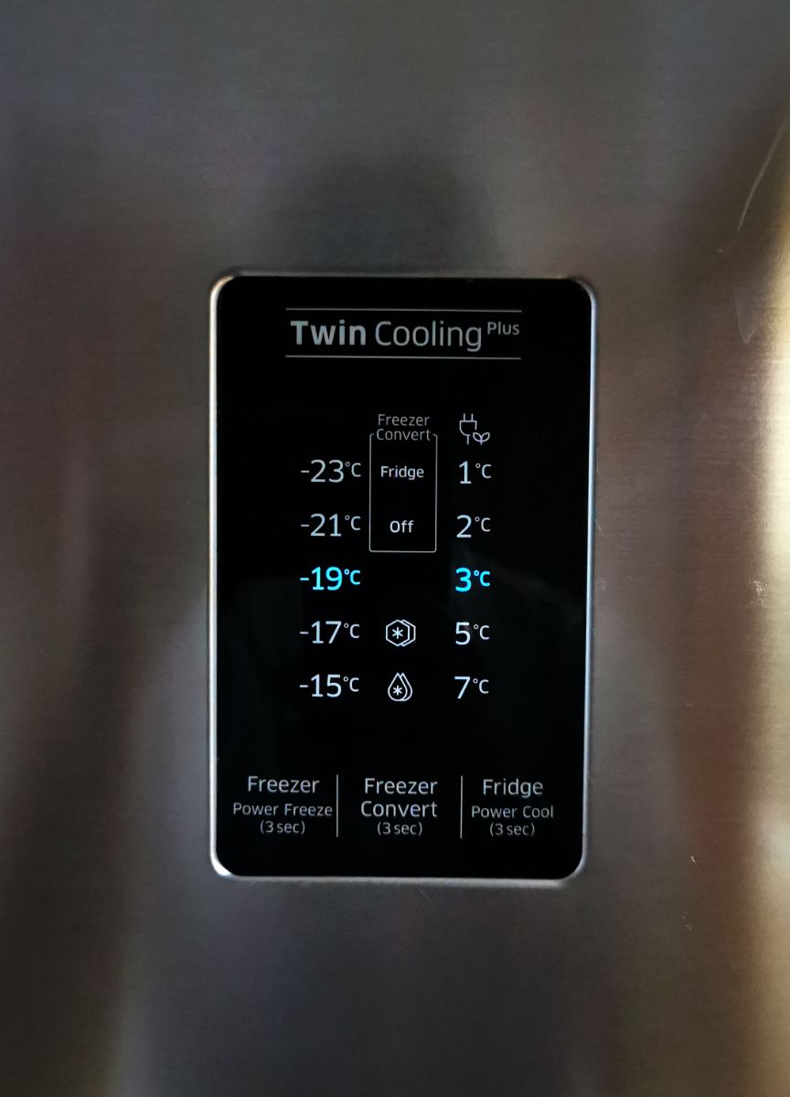 Samsung Twin Cooling Plus™ Digital Inverter Refrigerator (Top Freezer) - 384 Liters - Image 4