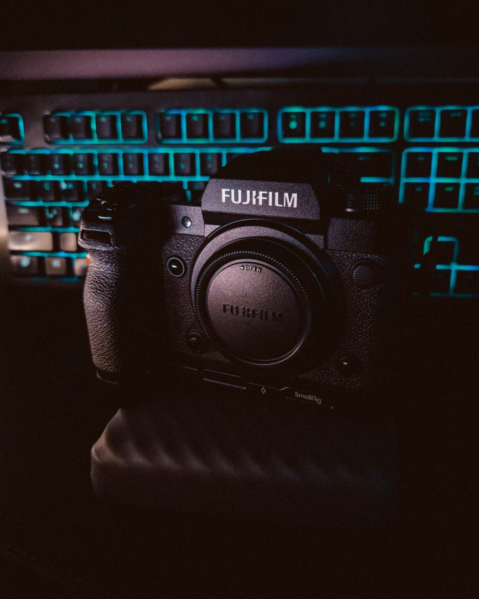 Fujifilm X-H2 Bundle for Sale - Image 5