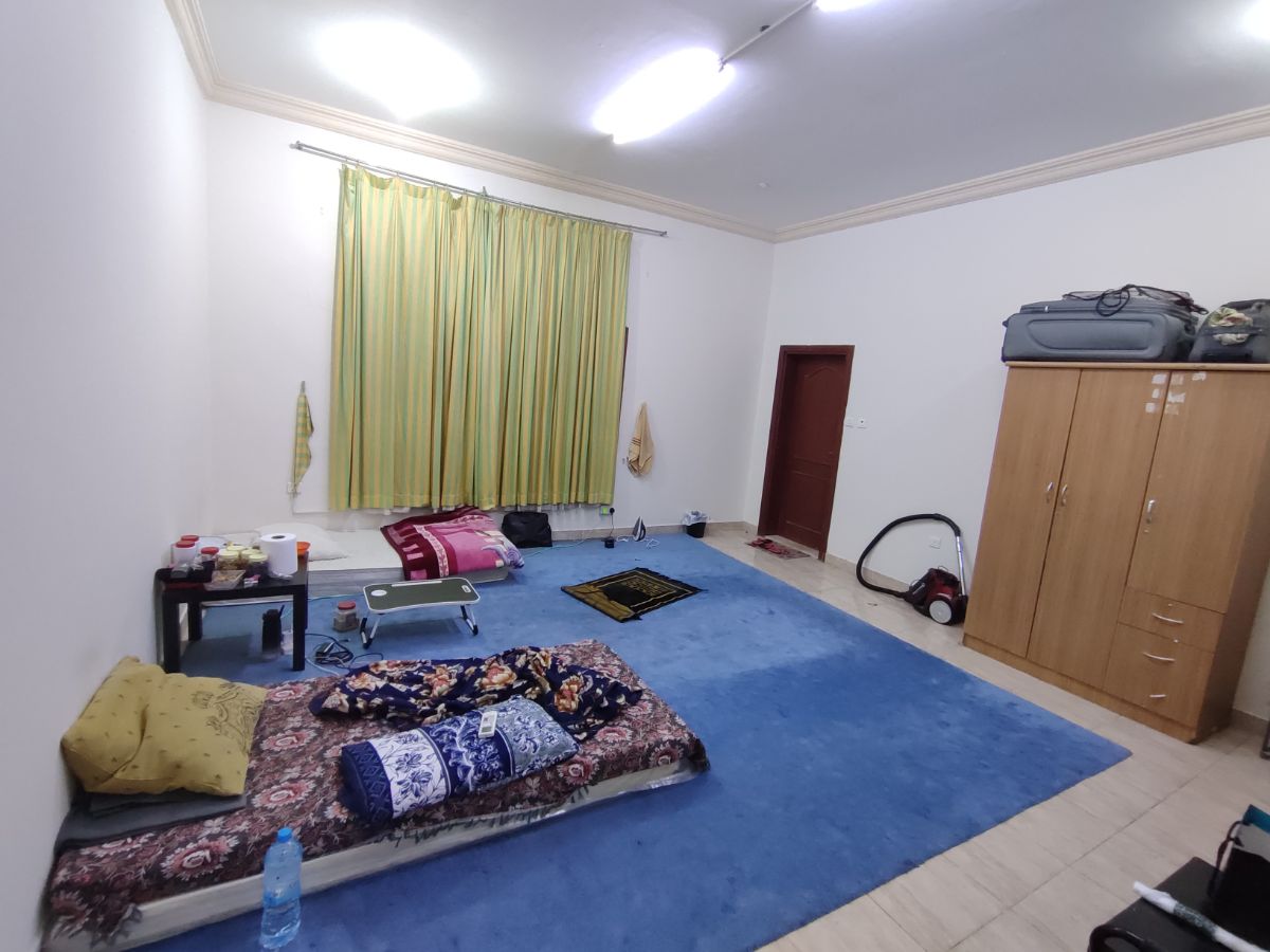 Shared room bed space - Image 4