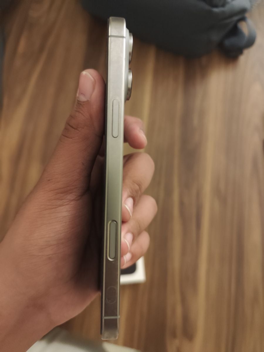 iPhone 16 pro max - Image 3
