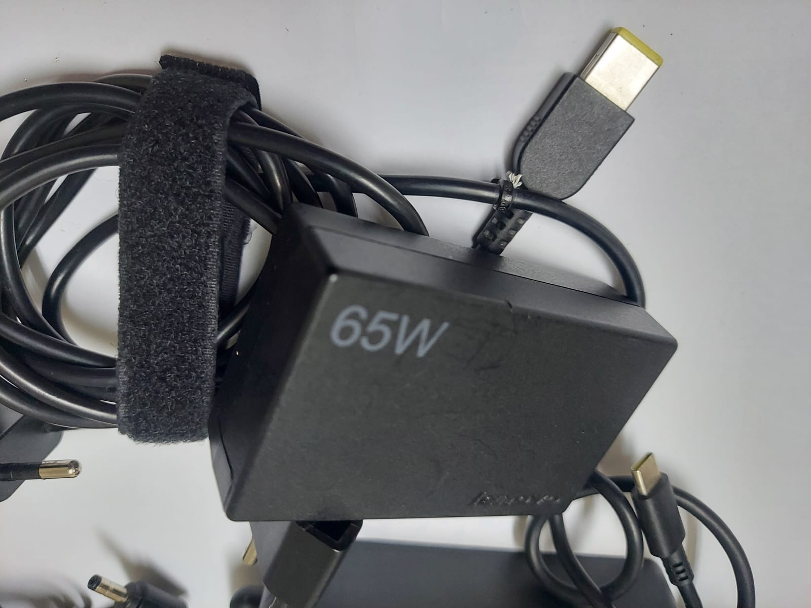 Lenovo orignal charger - Image 3