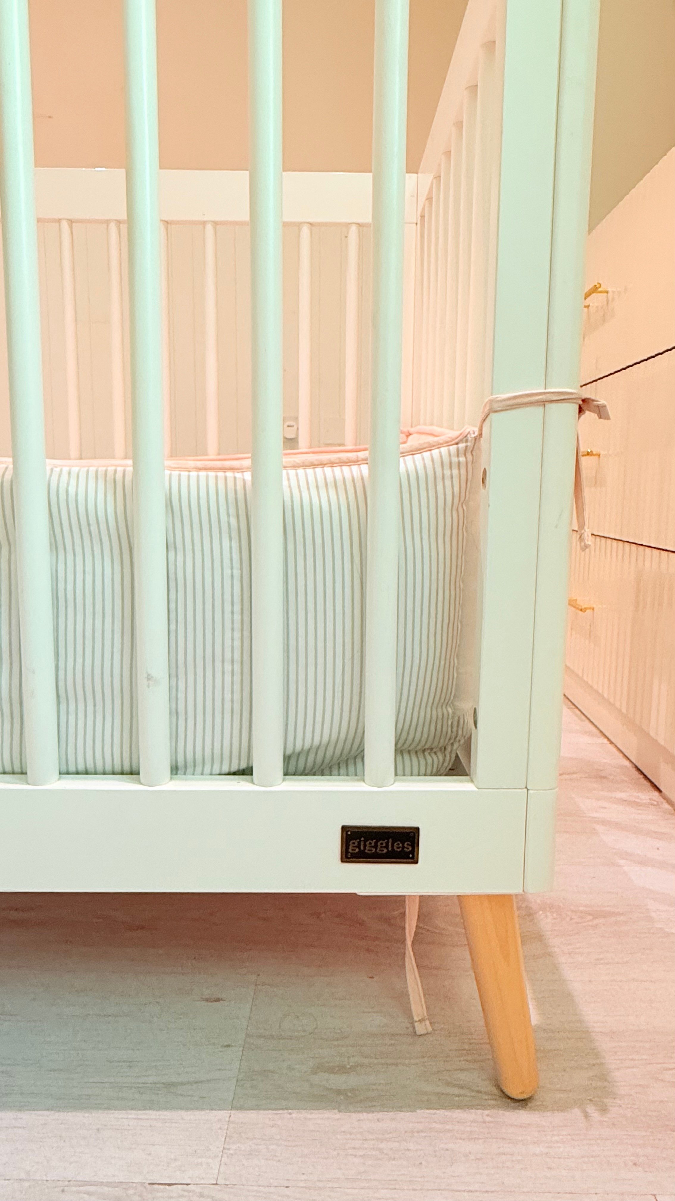 Baby crib with mattress  - Image 2