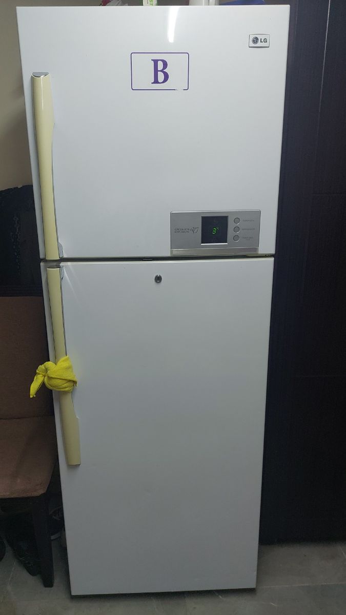 LG double door Refrigerator with good working condition - Image 4