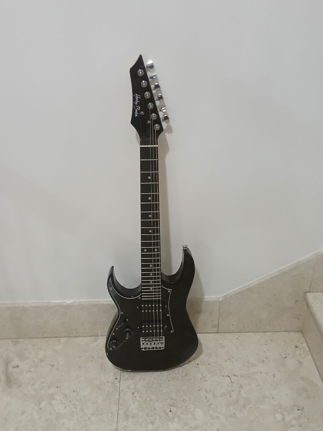 Mini Electric Guitar from Thoman - Image 2