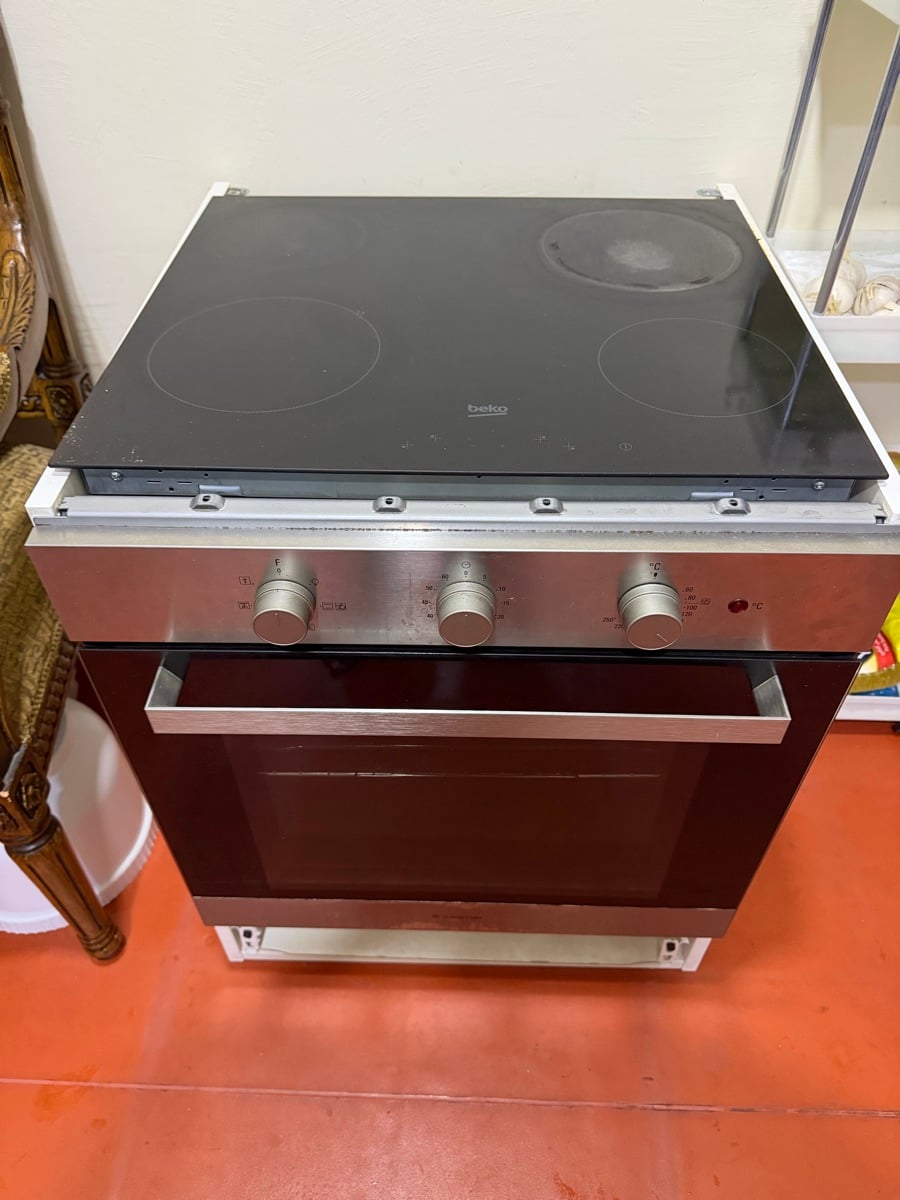 Electric Burner and Oven - Image 4