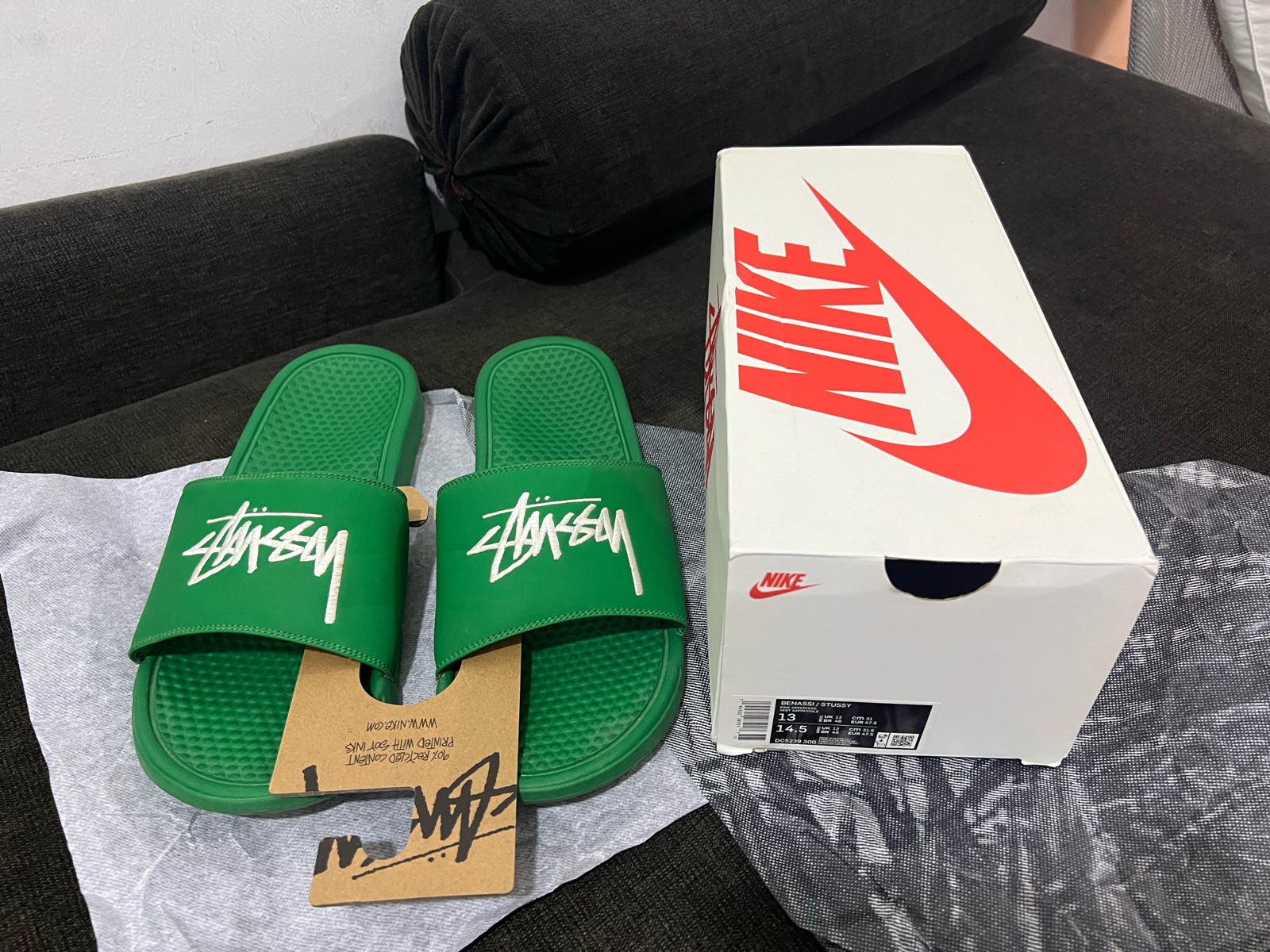 NIKE STUSSY SLIDE GREEN - Image 2