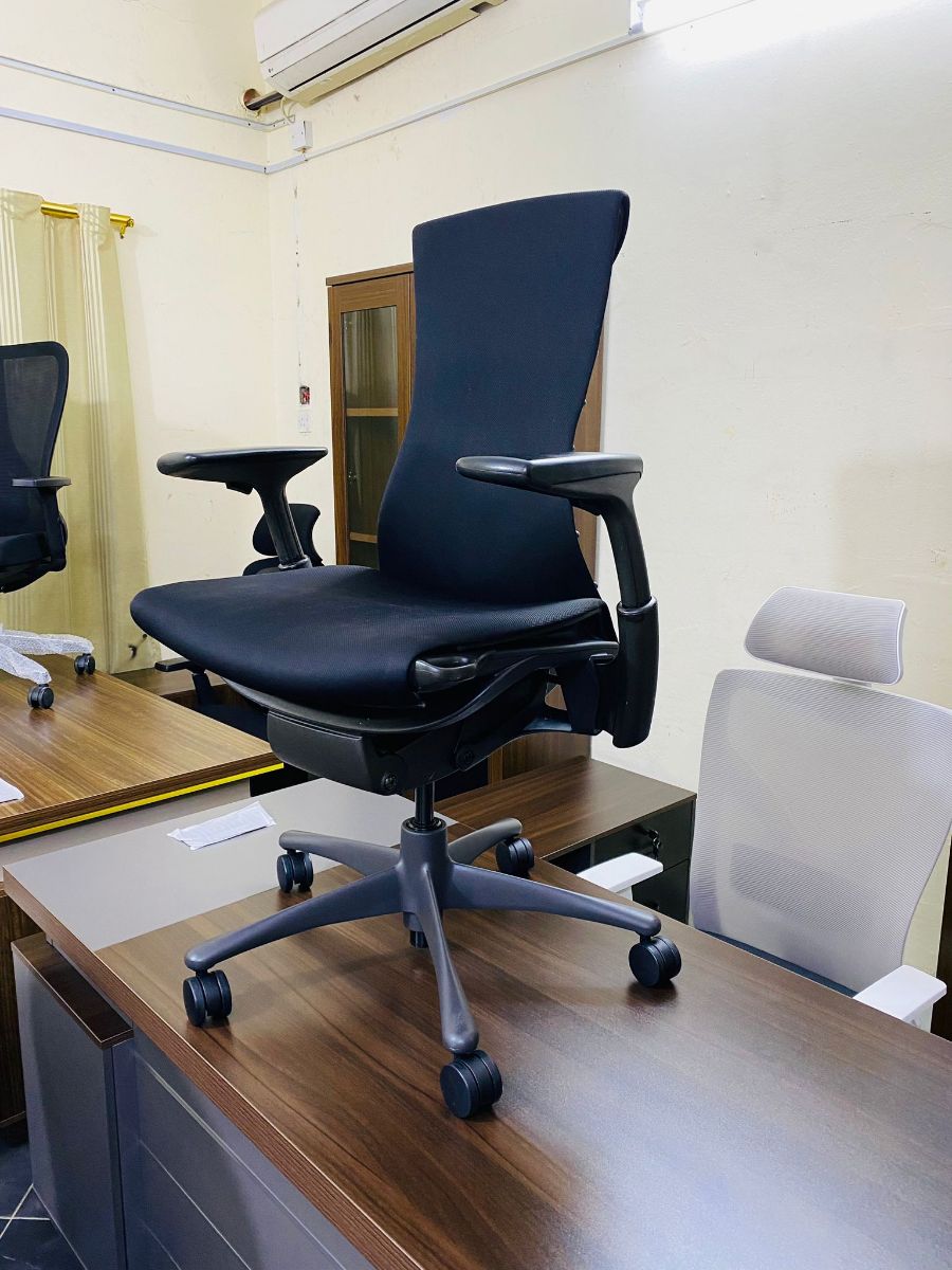 Used office furniture selling - Image 5