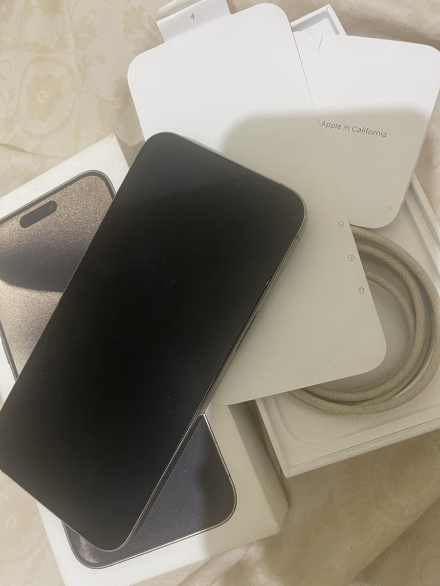 iPhone 15 pro max 256 gb - Image 1