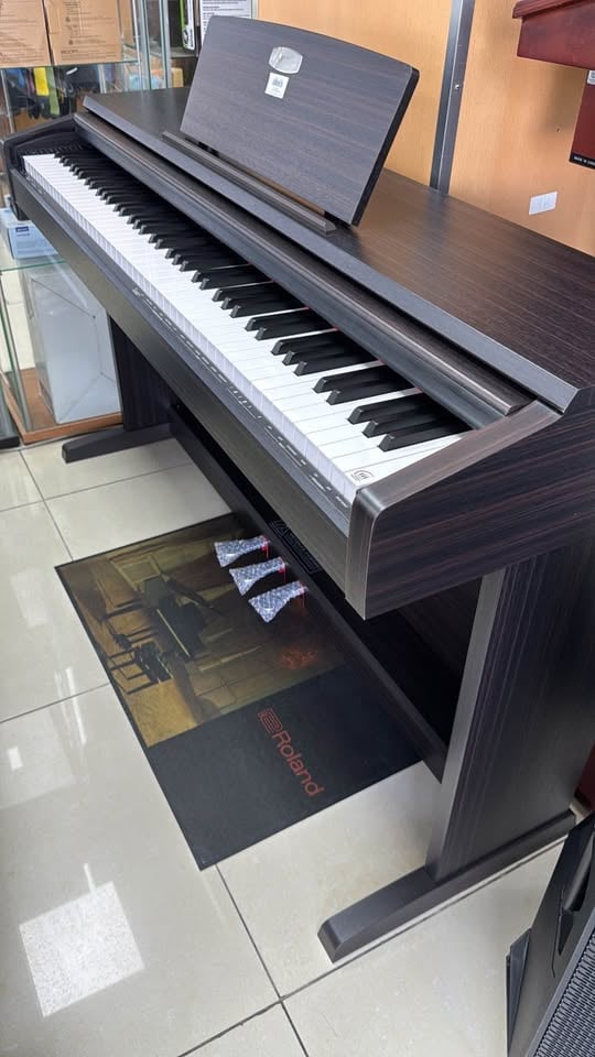 piano - Image 4