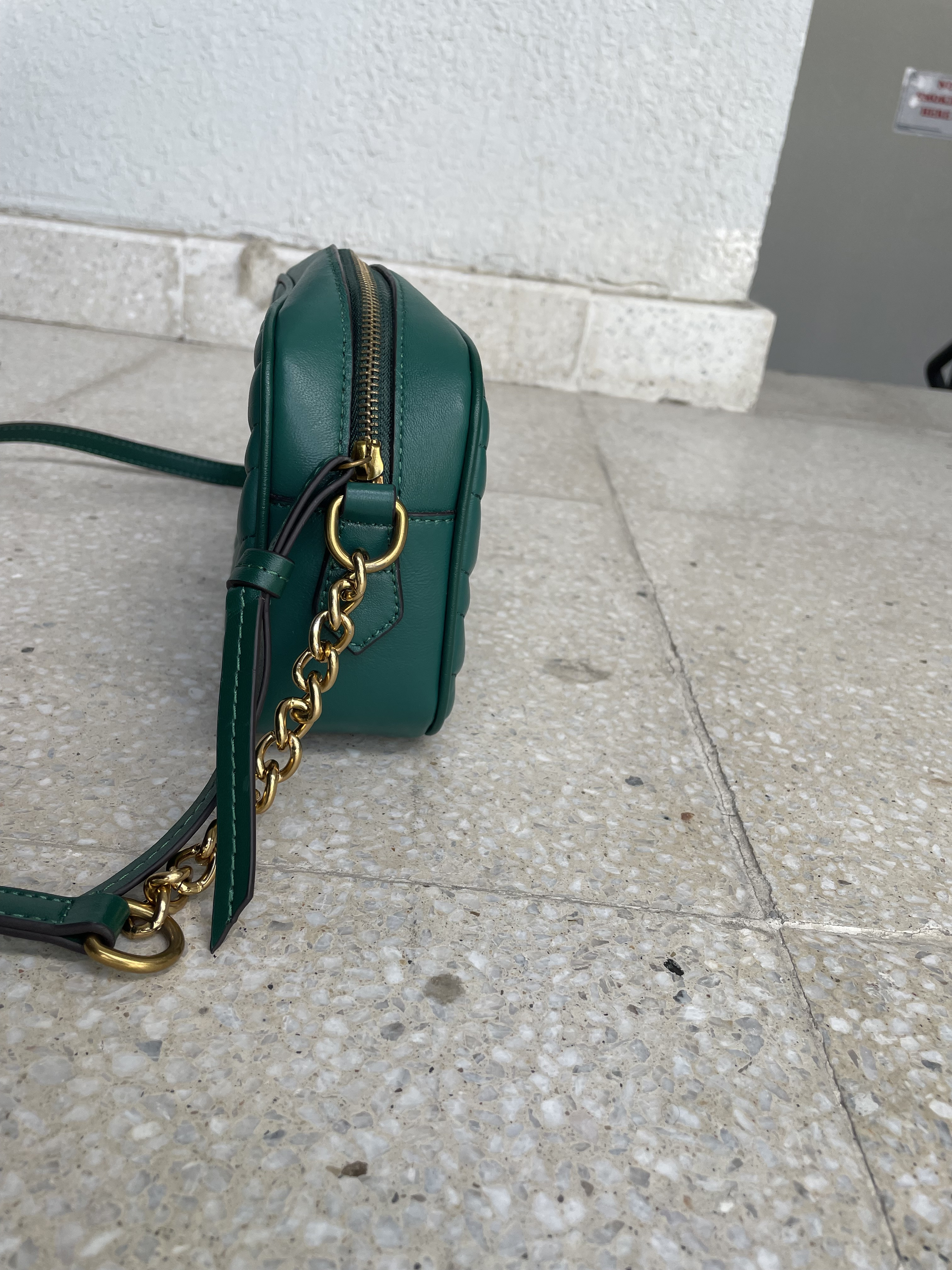 Original gucci marmont camera bag at negotiable price. - Image 8