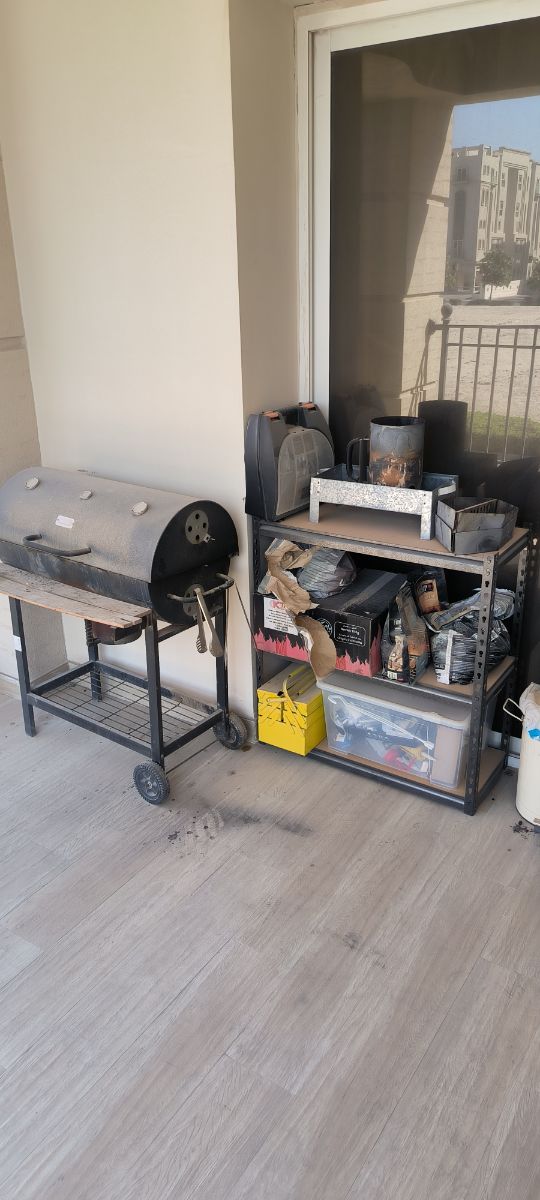 Dining table and grill smoker - Image 3
