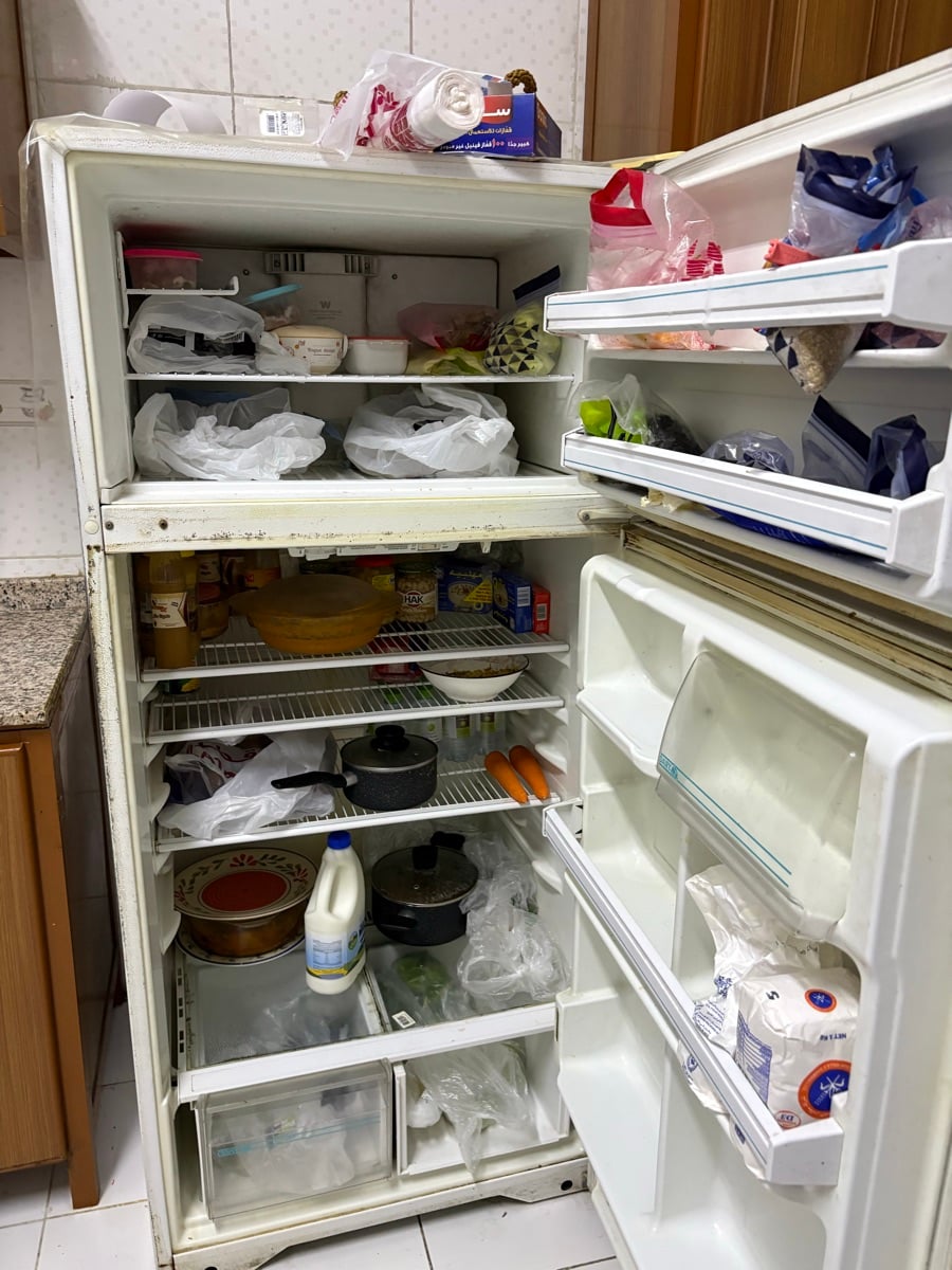 Fridge with freezer - Image 3