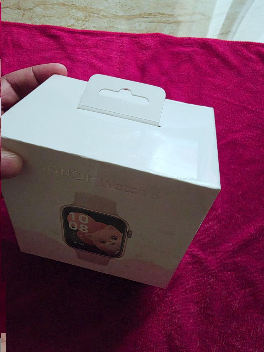 Honor Watch 5 - Brand New - Not Opened - Image 4
