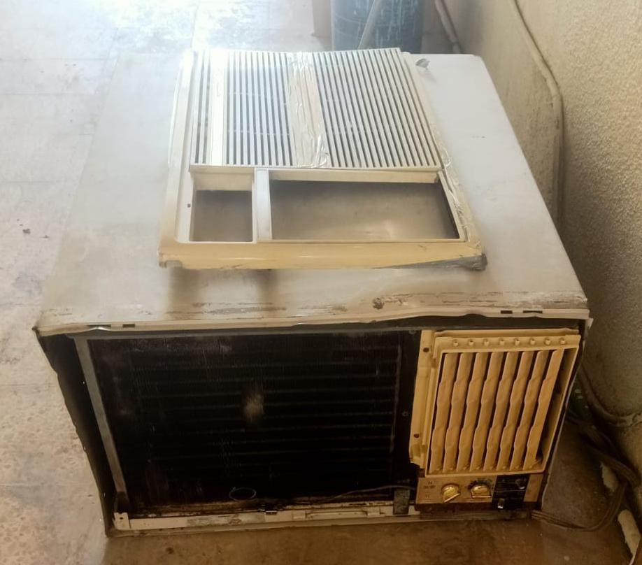 Used Window AC 1.5 & 2 ton for Sale - Image 2