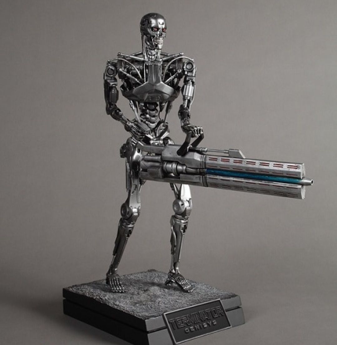 Terminator Genisys Endoskeleton 1/4 Scale Statue – LED Eyes – Rare Collector’s Item - Image 2