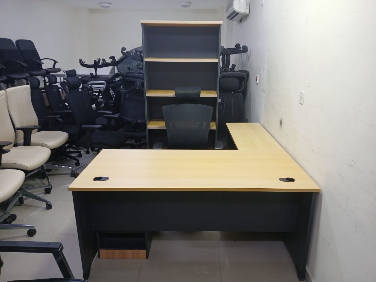 Used office desk and chair buy sell in qatar 55157083 - Image 18