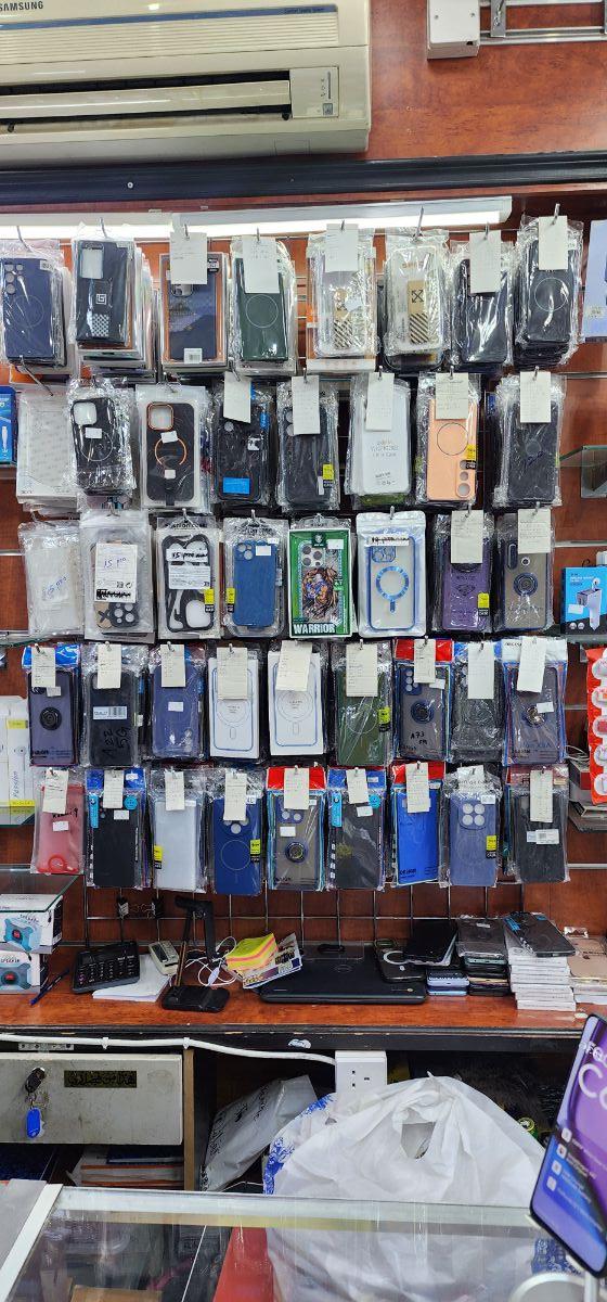 Mobile phone counter in Najma - Image 6