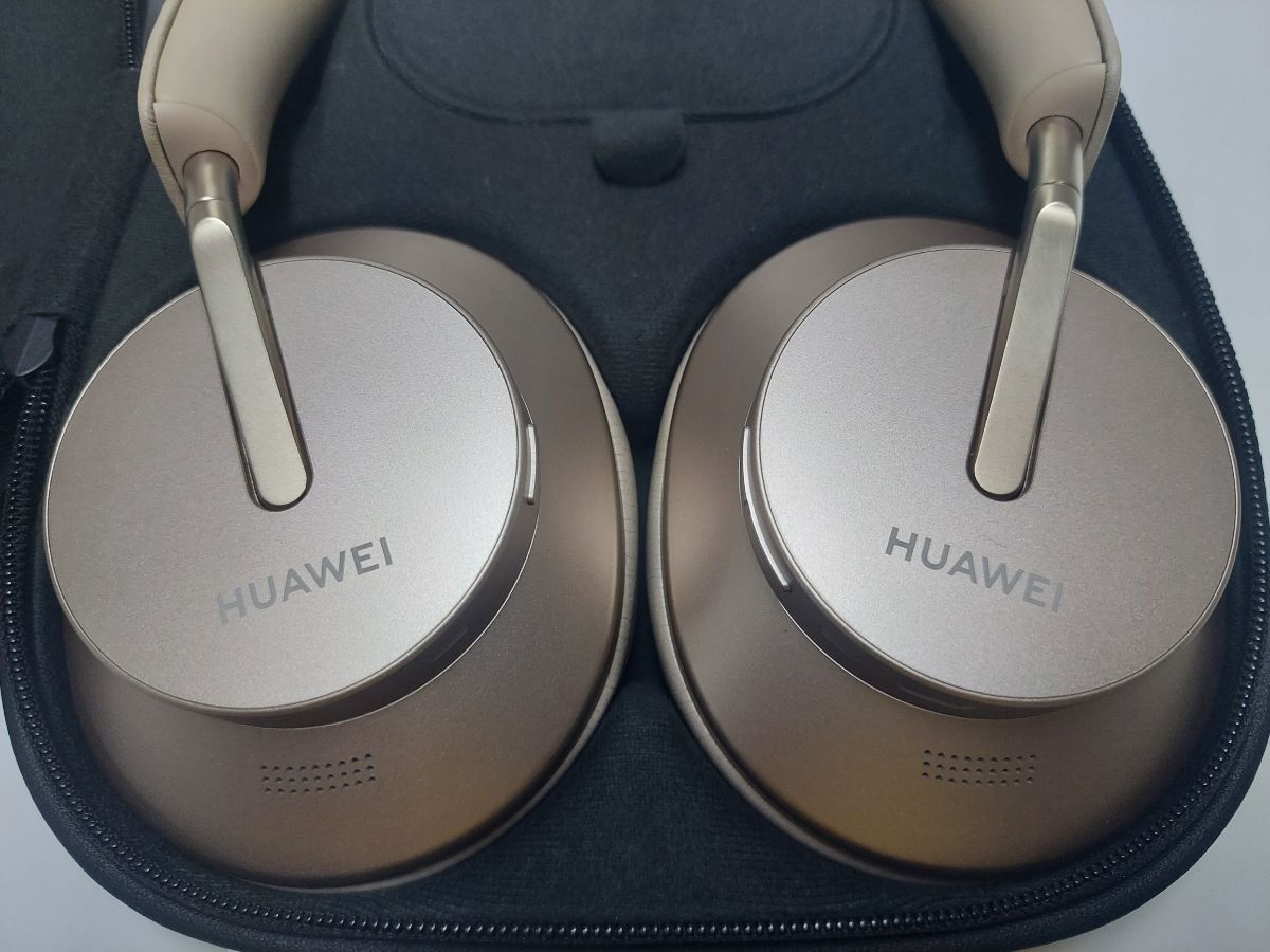 Original Huawei freebuds studio Bluetooth headphone - Image 4