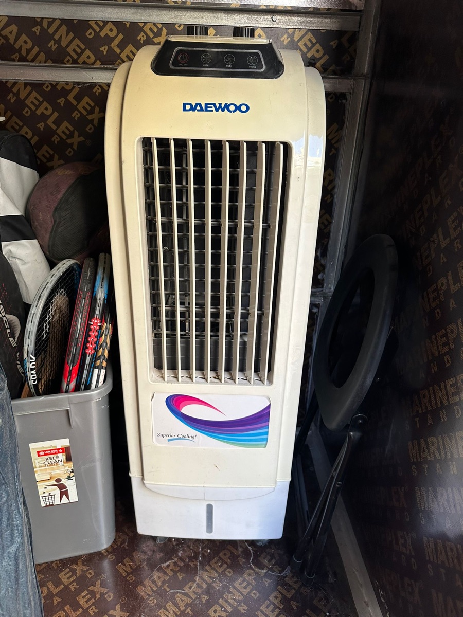 DAEWOO Outdoor AC unit - Image 1