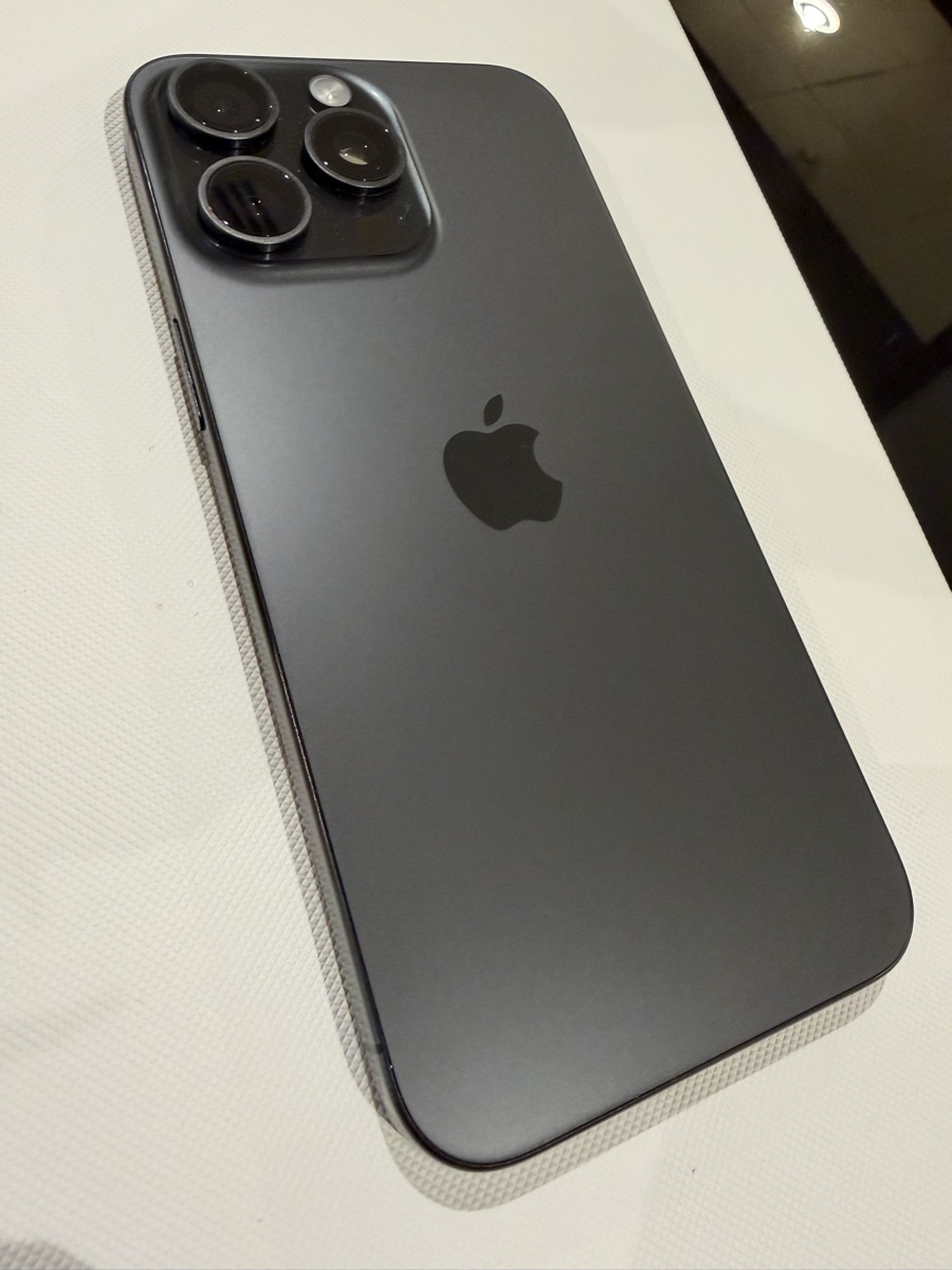 iPhone 15 Pro Max Natural Titanium 256GB - Image 2