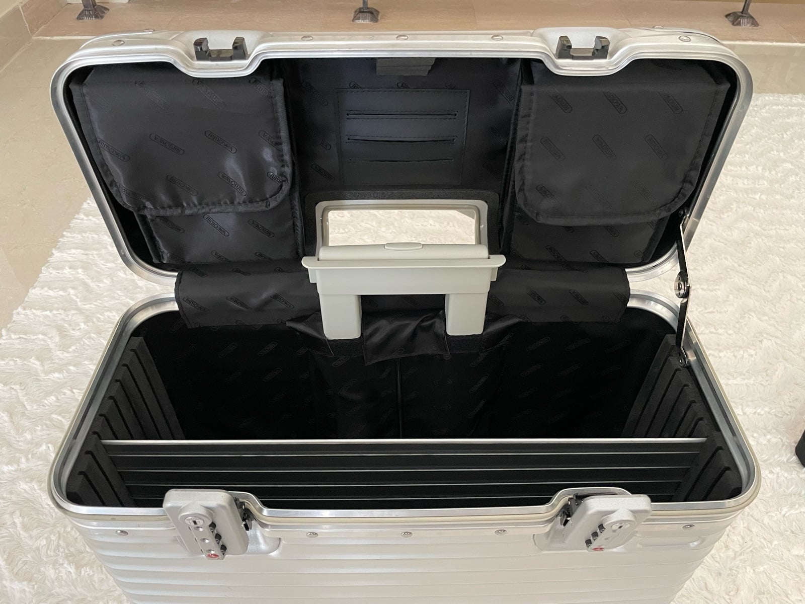 LVMH Rimowa Aluminium Pilot trolley - Image 4