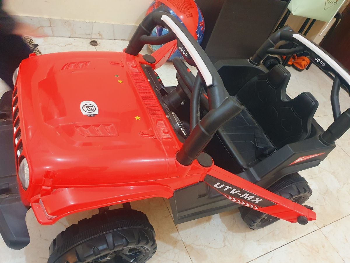 Car with remote control .. music,  usb , kids song excellent condition battery - Image 2