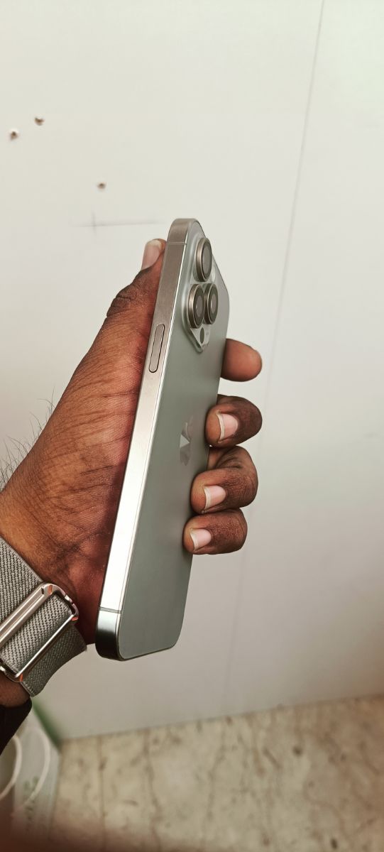Iphone 15 pro max 256GB NEAR - Image 4