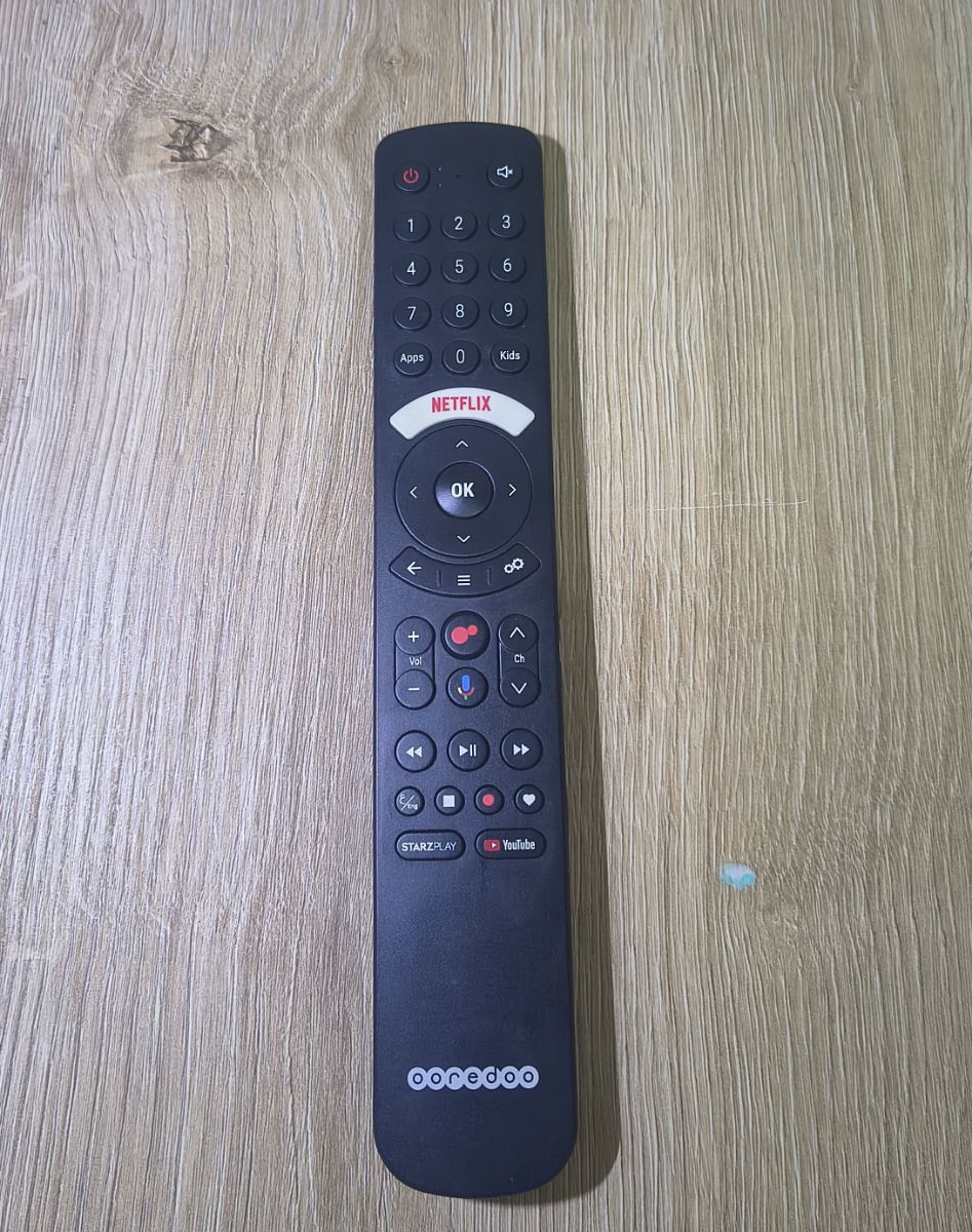 Ooredoo TV remote control. - Image 5