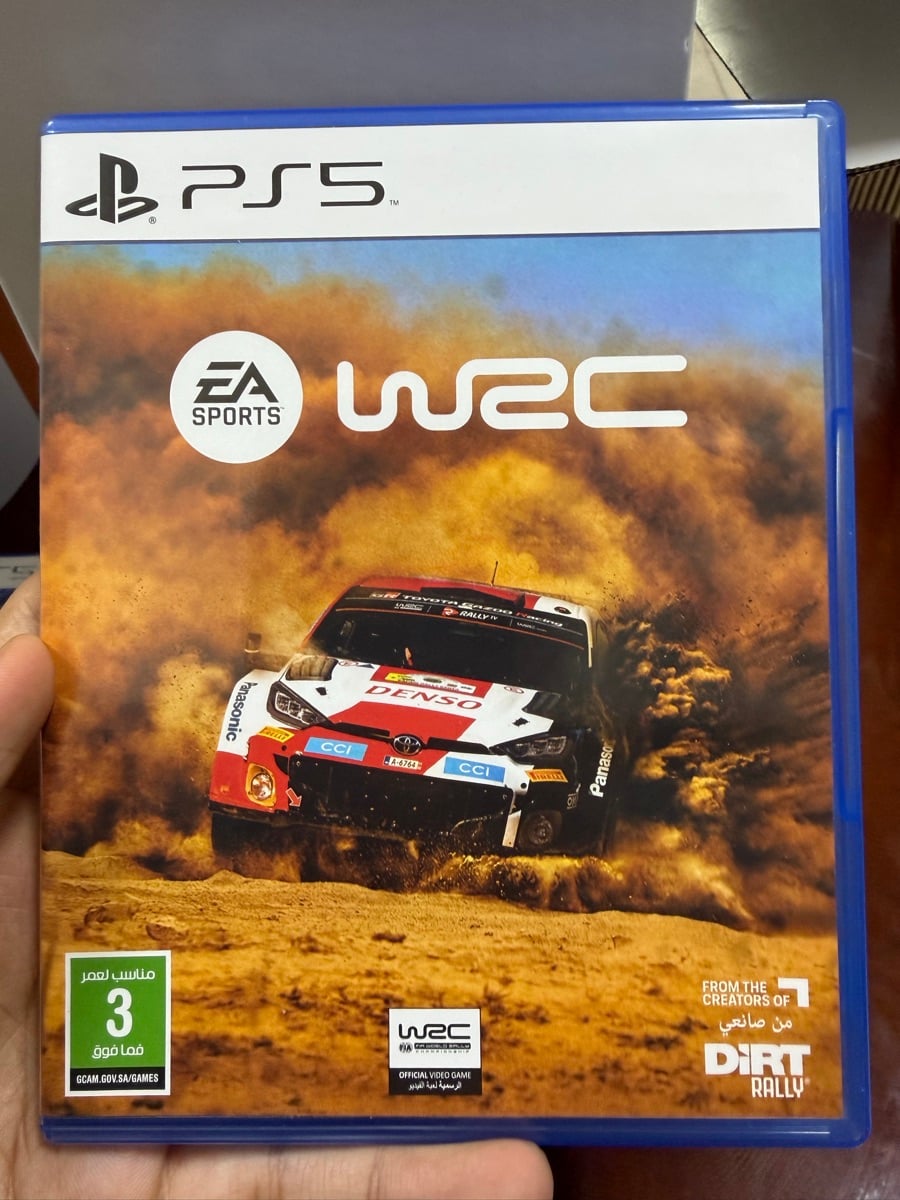 PS5 Disc Version with 2 Games & full box (825Gb) - Image 8