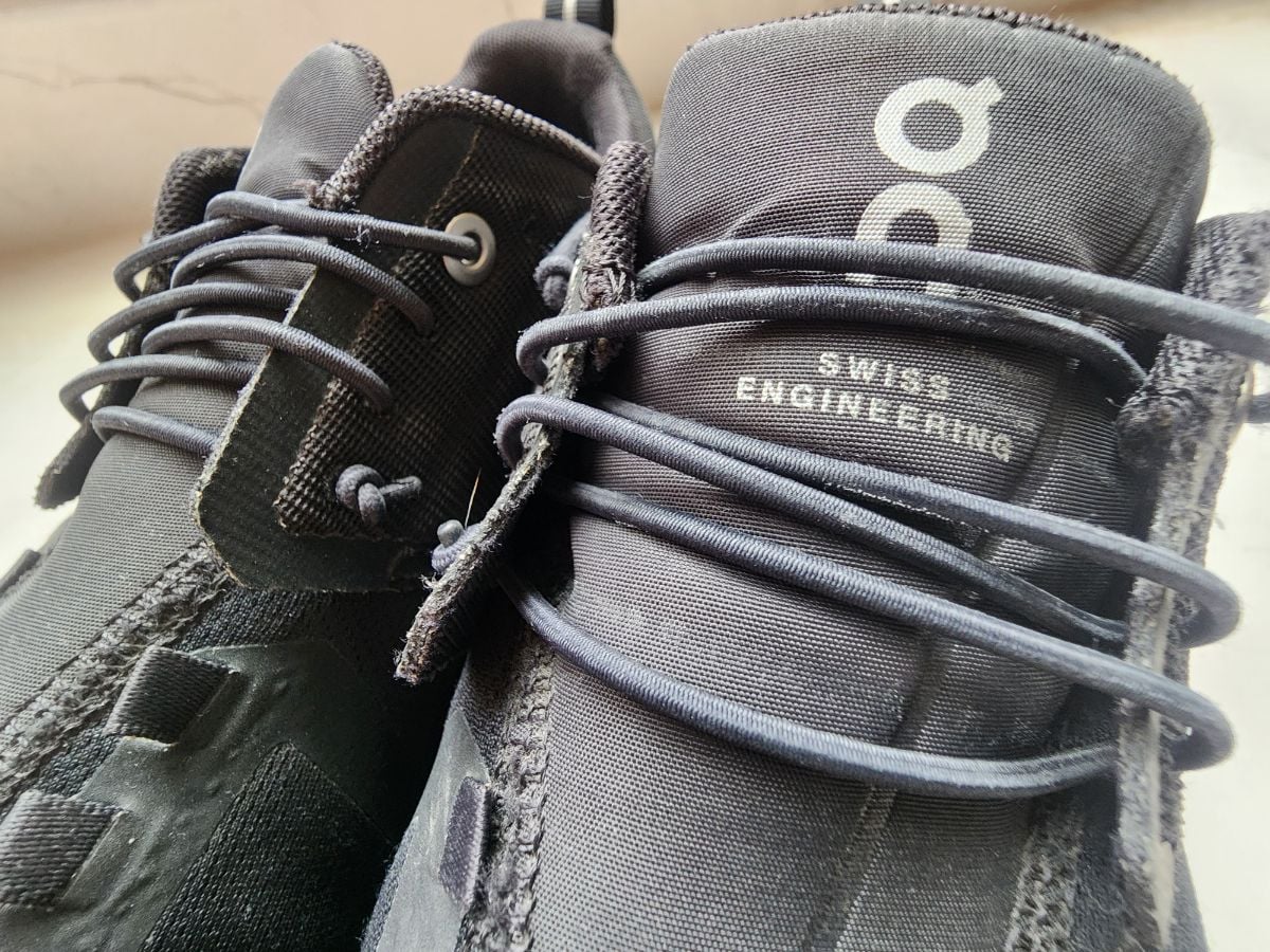 "On" boys trainers in good condition 450 QR - Image 10