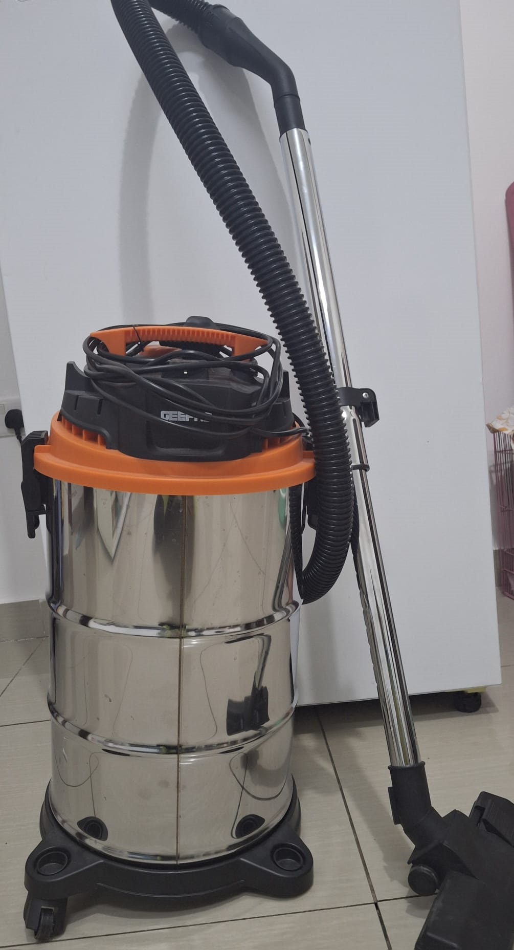 GEEPAAS BRAND NEW WET AND DRY VACCUM CLEANER  - Image 2