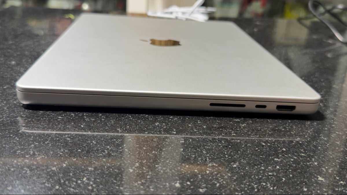 Macbook  Pro M2 Pro 16/1TB - Image 7