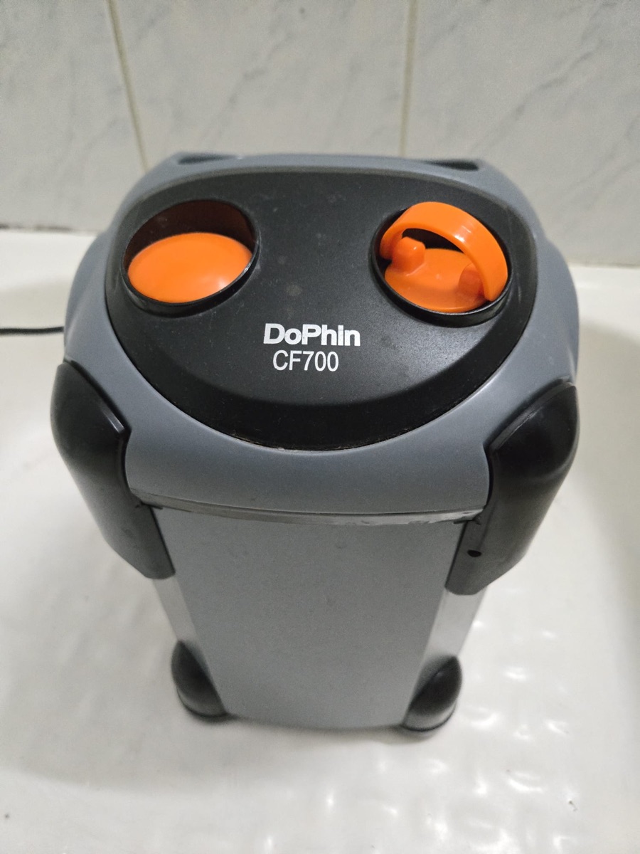 Fish Tank and Canister Filter - Image 4