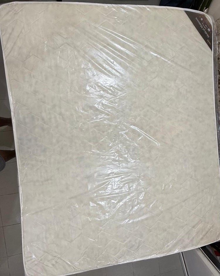 Qatar Foam - Medicated Mattress - 160 cm (W) x 190 cm (L) - Image 2