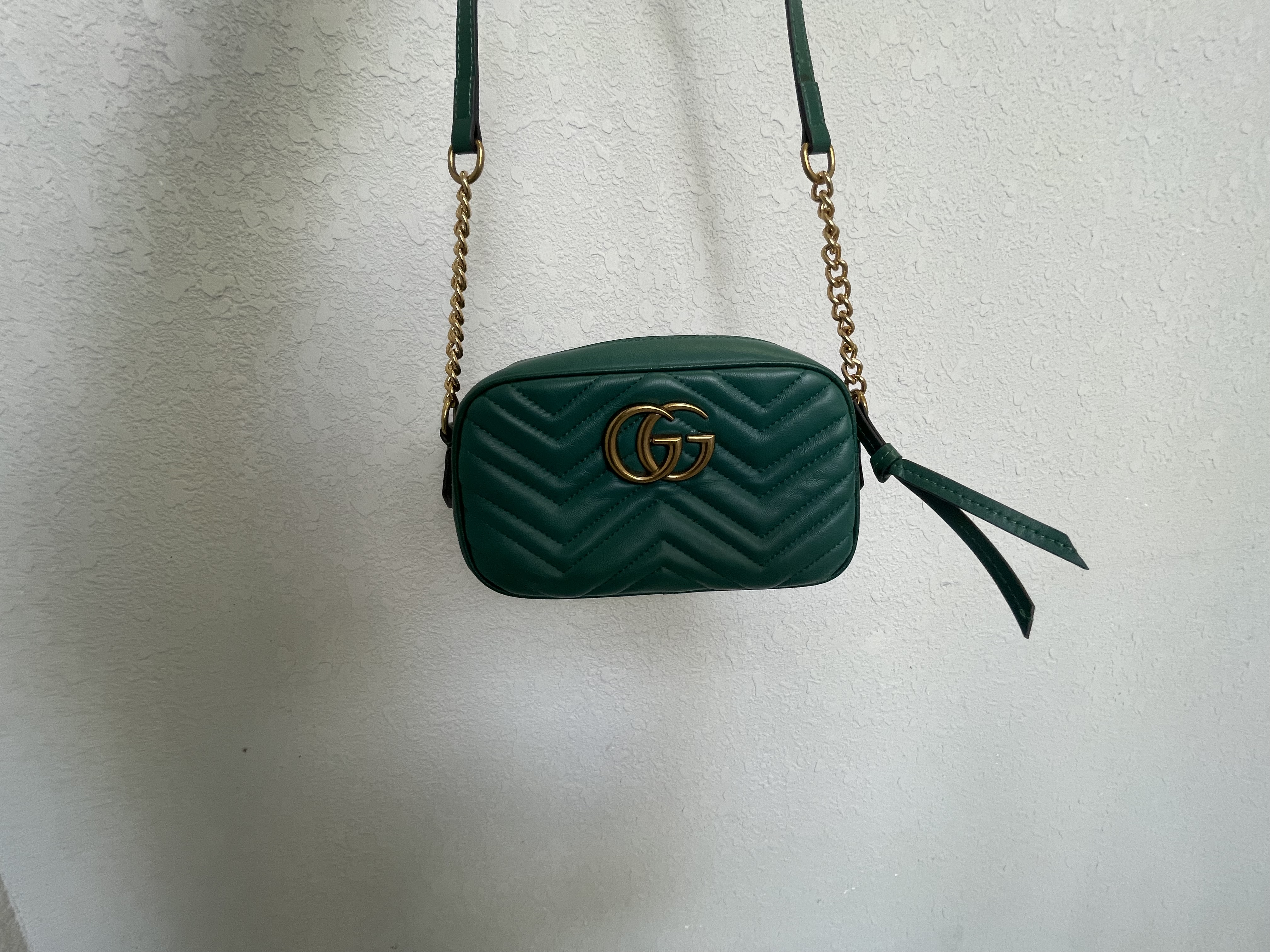 Original gucci marmont camera bag at negotiable price. - Image 5