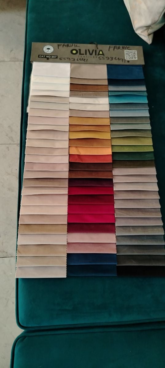 Curtain and sofa carpet - Image 1