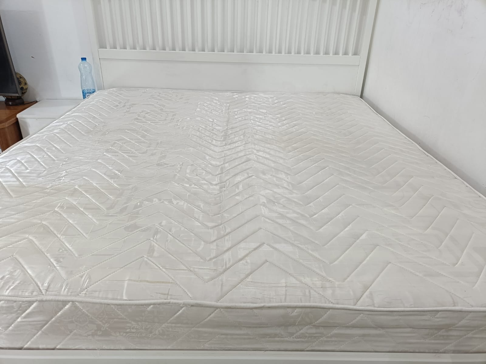 Urgent King Size Mattress For Sale in Lower Price - Image 3