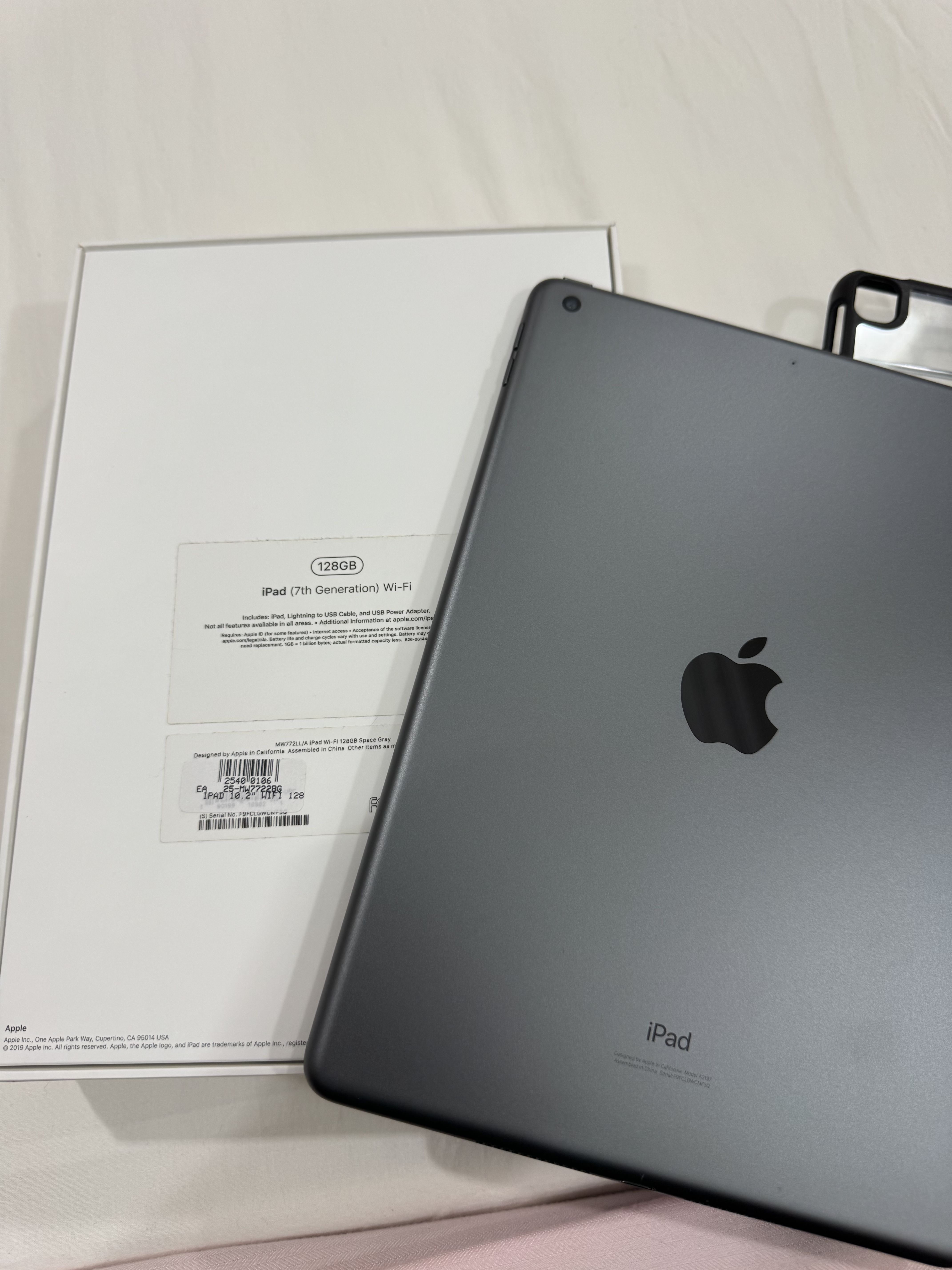iPad 7th Gen 10.2" 128gb - Image 3