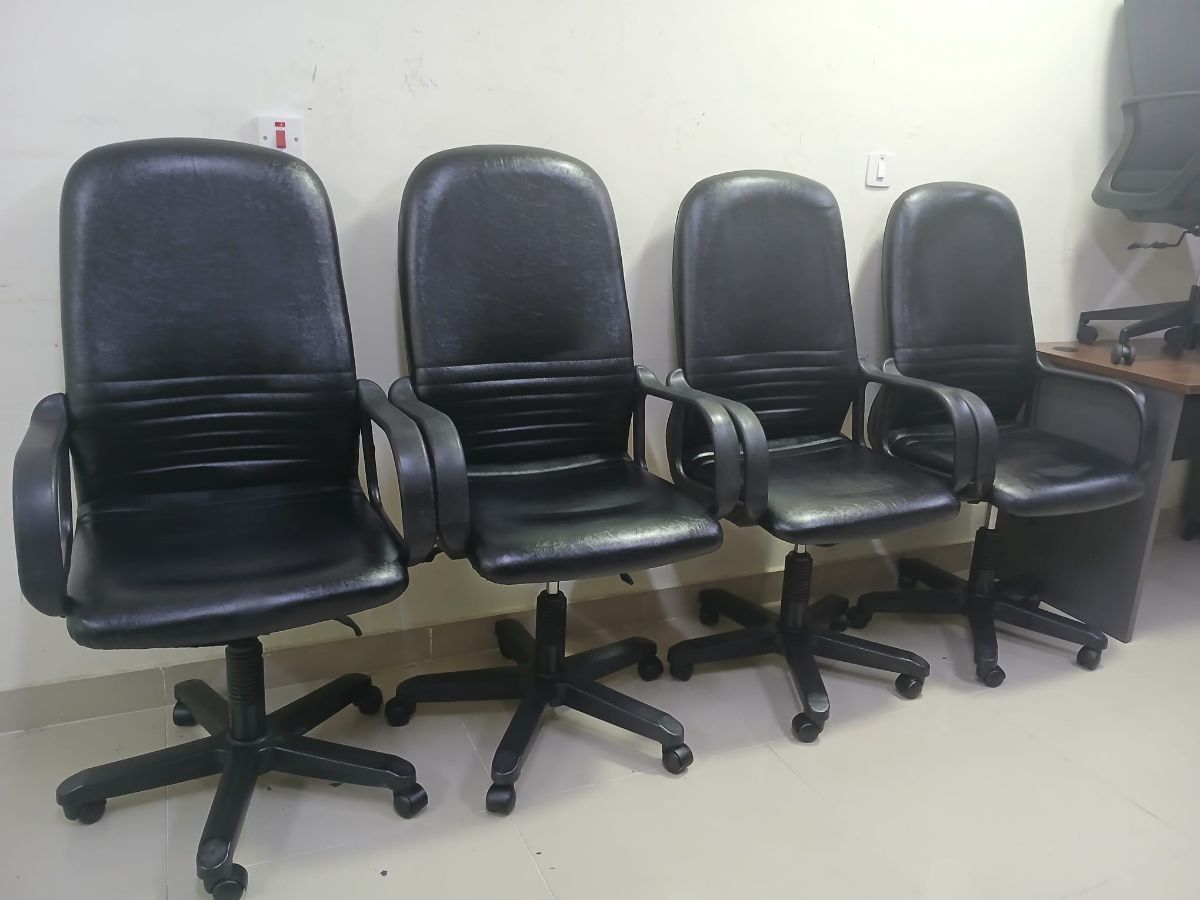 Used office furniture items selling 55157083 - Image 18