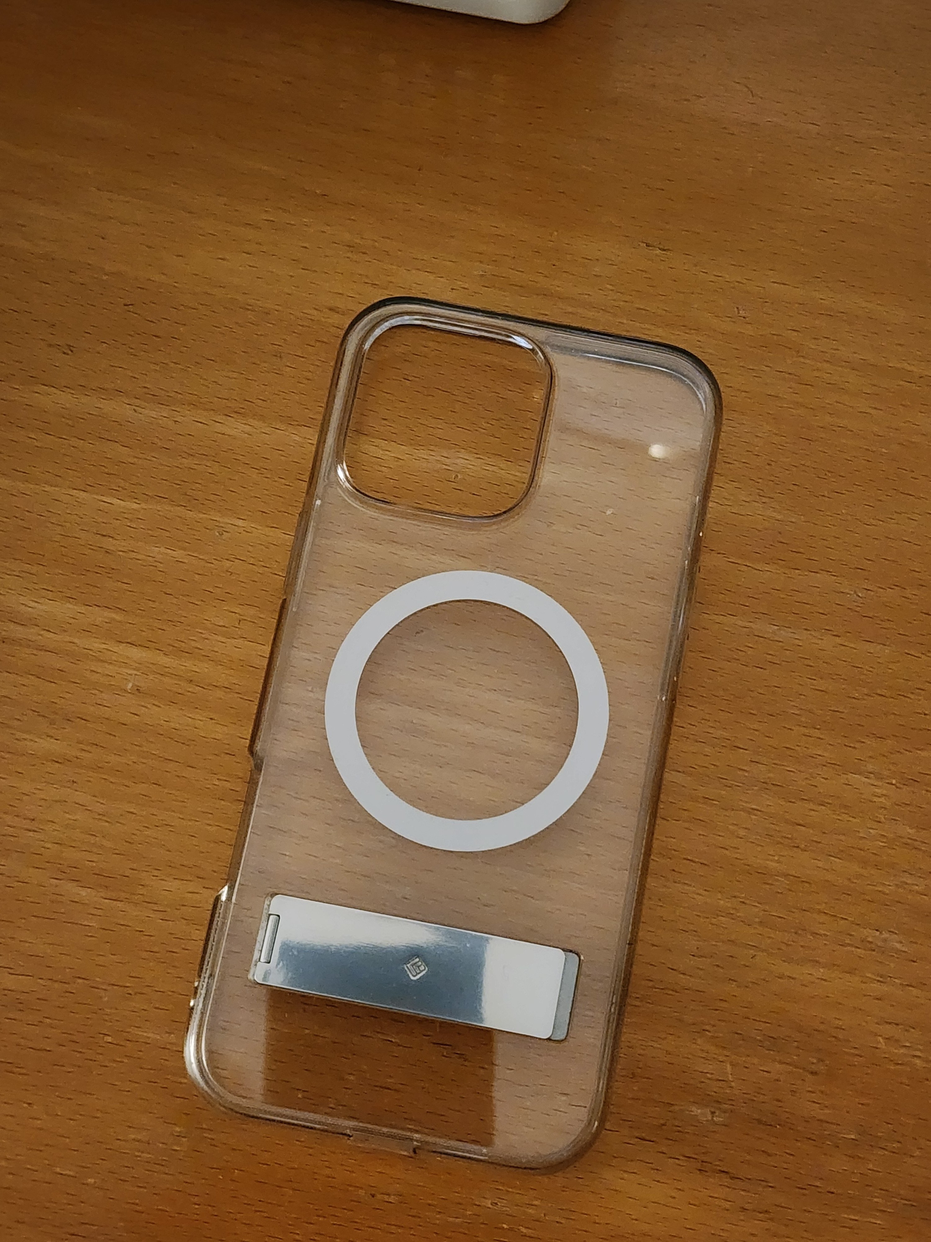 Elago + Caseology iPhone 16 pro max Magsafe  - Image 4