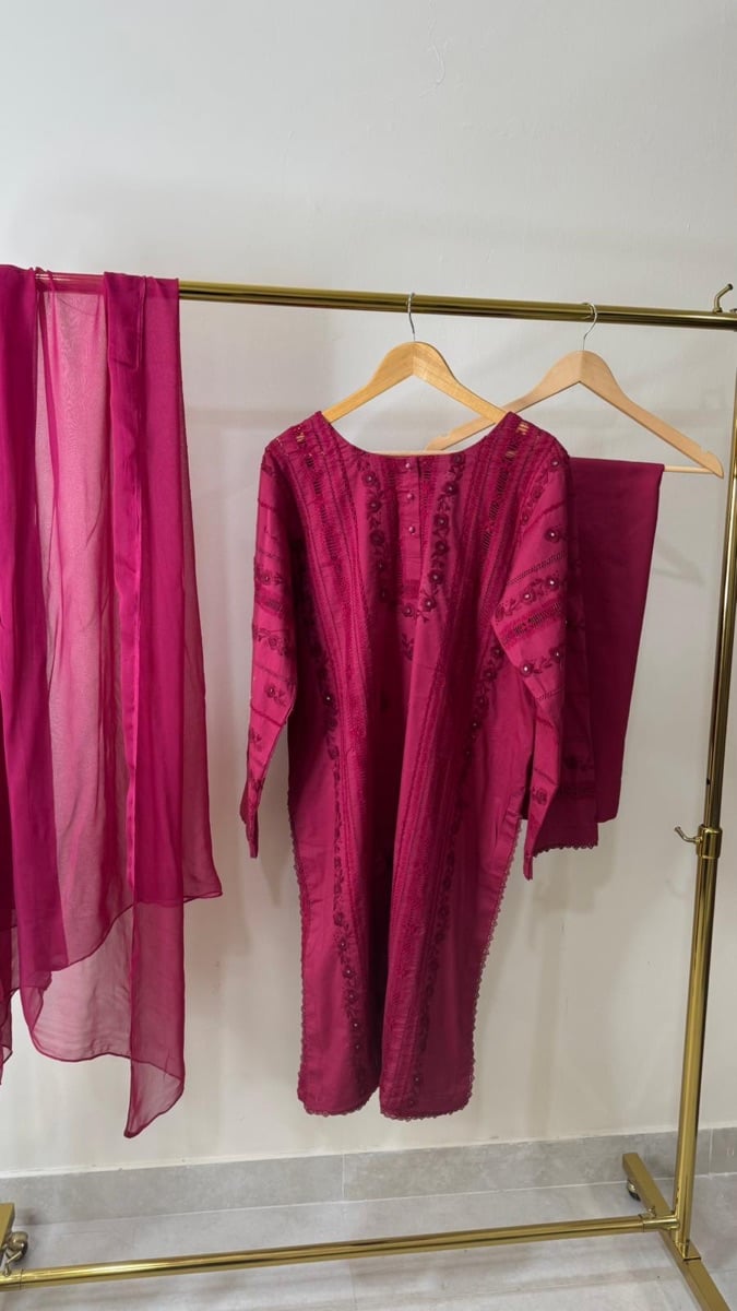 Pakistani fully hand embroidery clothes for sale - Image 2