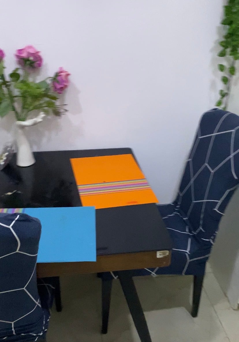 Dining table with 4 chairs - Image 3